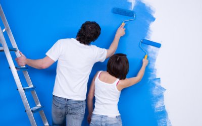 Chọn giấy dán tường hay sơn?